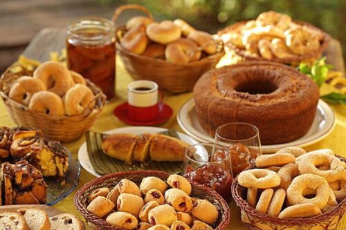 pane, pizze, torte da dispensa, i vari prodotti da forno